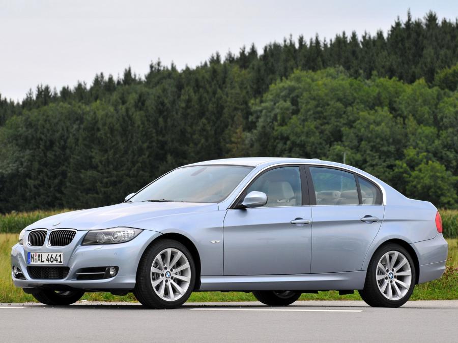  BMW 335i Sedan 2008 года  (фото 1 из 16)